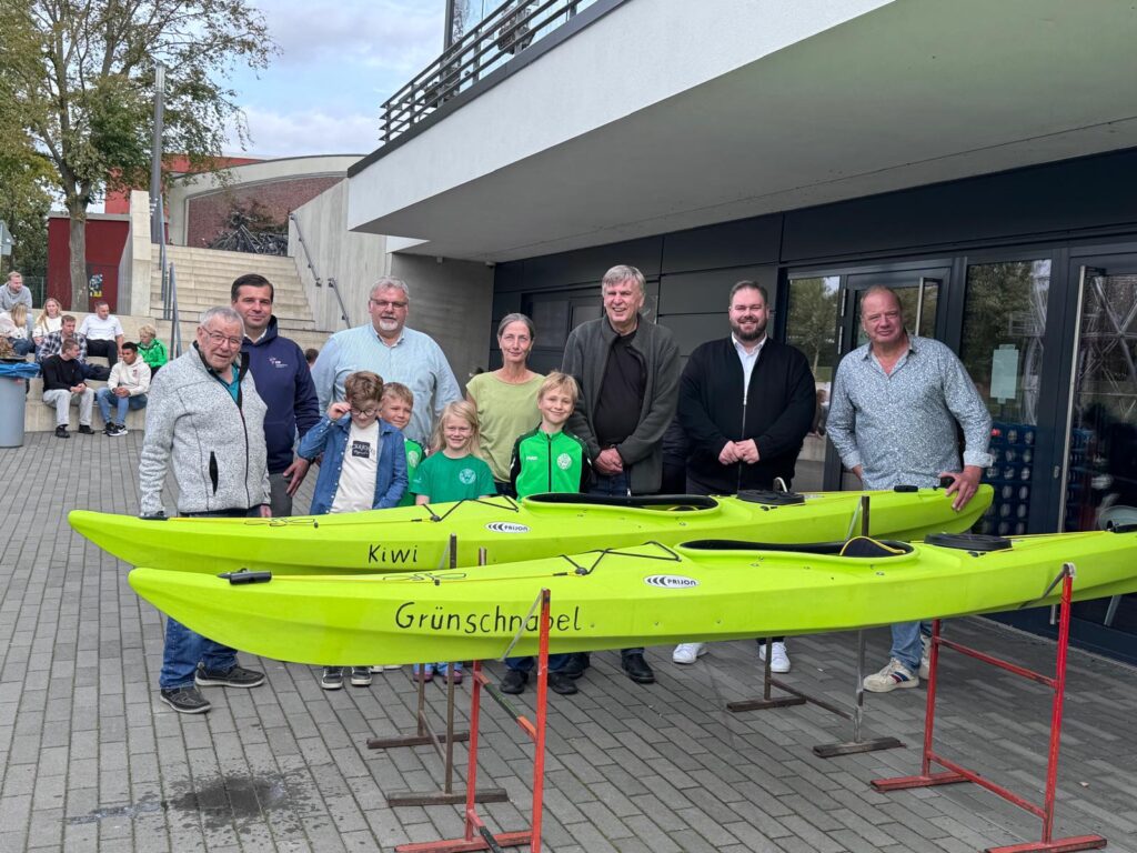 Der Kanu-Ring Hamm feierte sein Sommerfest mit einer Bootstaufe